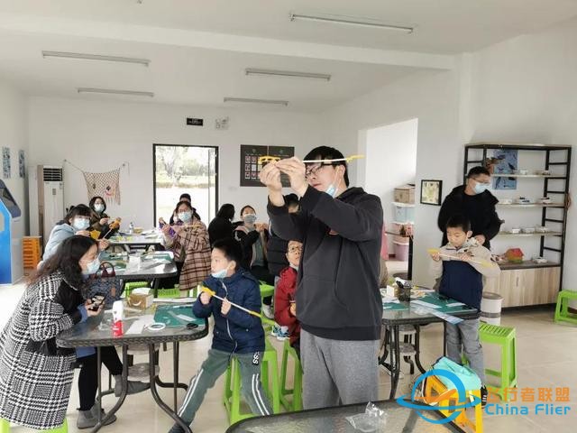 3月7日江苏省太仓市城厢镇举办了青少年航模制作课程-2.jpg