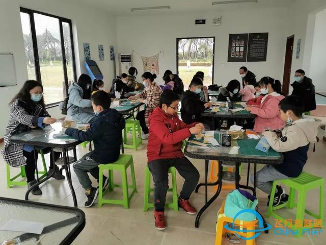 3月7日江苏省太仓市城厢镇举办了青少年航模制作课程-1.jpg