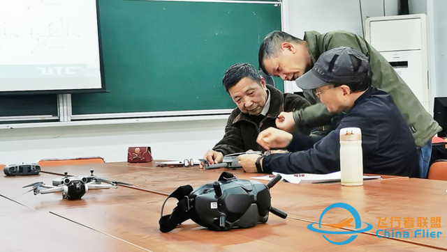 上海老年大学华理分校课程上新！开设无人机航拍摄影课程-1.jpg