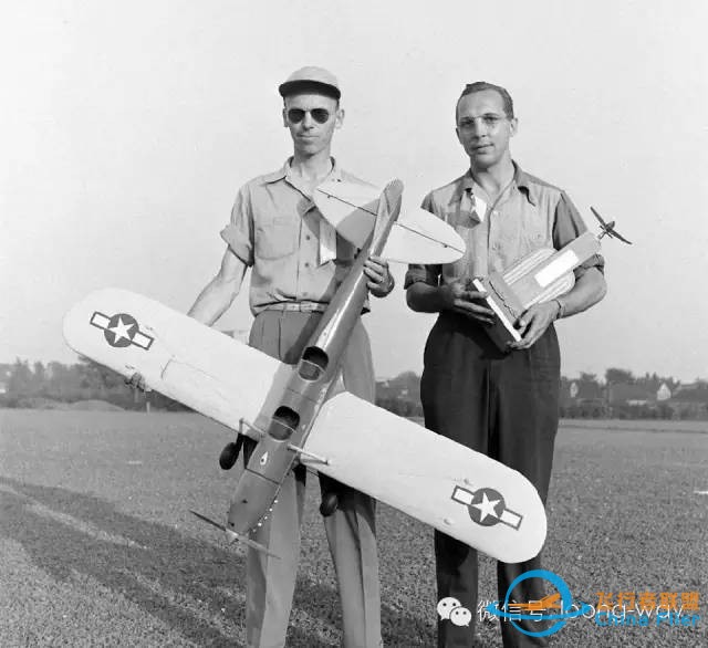 1945年美国航模比赛绝版照片:在当年,没断过几根手指,根本不算玩过航模w11.jpg
