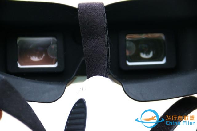戴着VR眼镜操控无人机，终于可以第一视角“飞”上天了-7.jpg