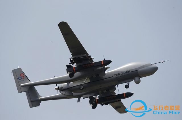 央视披露中国无人机新突破：无人母机挂无人子机，化身无人轰炸机-3.jpg