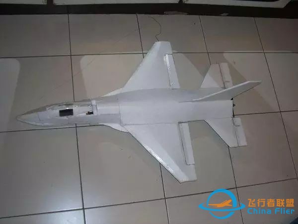 【航模】DIY F-16w27.jpg