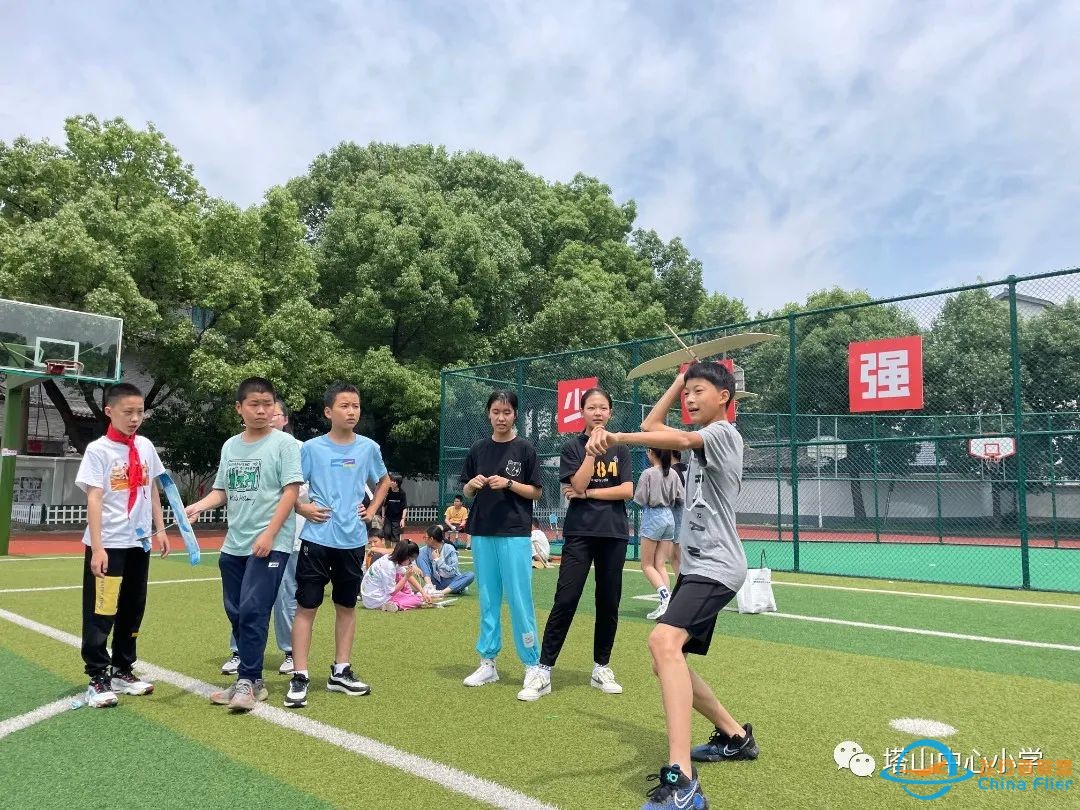 自制航模动手动脑    “双减”赋能筑梦未来——记绍兴市塔山中心小学童创节航模设计制作大赛w41.jpg