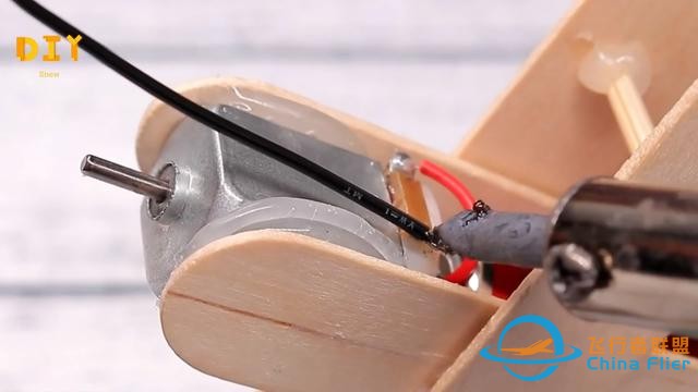 飞机模型教学，如何用木板制作一架电动小飞机（教程图解）-9.jpg