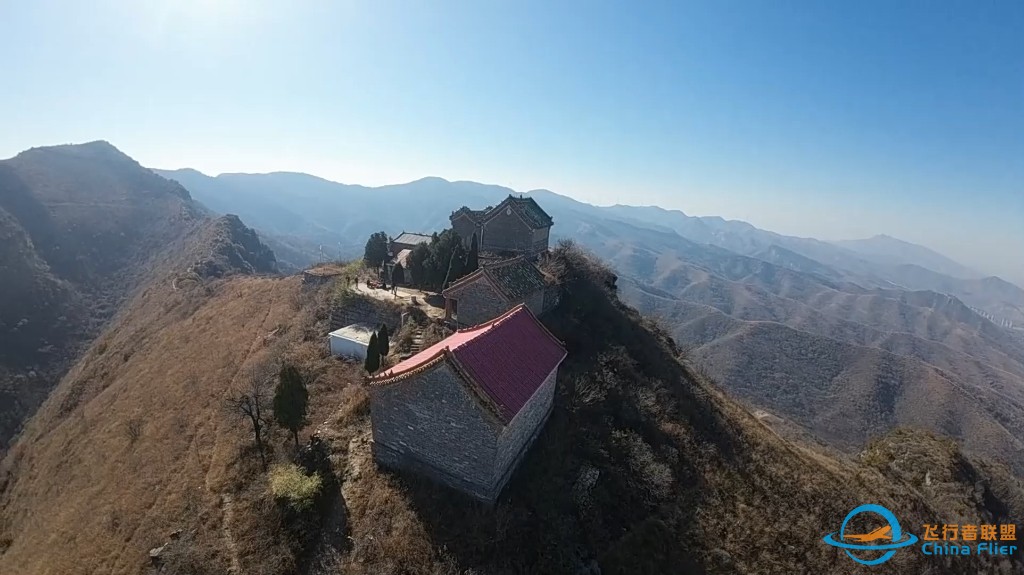 穿越机第一次飞山，差点提控回家。-1.jpg