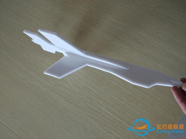 成本也就几毛钱，制作一架精美飞向天空的模型飞机-13.jpg