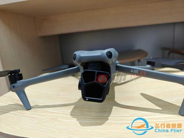 大疆DJI Air 3S航拍无人机谍照曝光：有望新增166mm超长焦-2.jpg