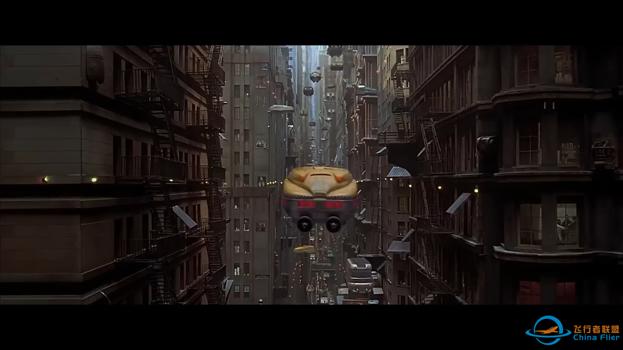 科幻电影中的飞行汽车 - The Fifth Element Police Chase-1.png